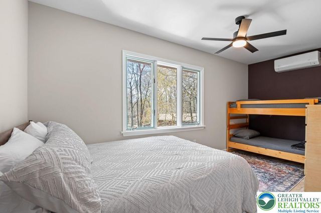 70 Pineknoll Drive, Kidder Twp, PA 18235