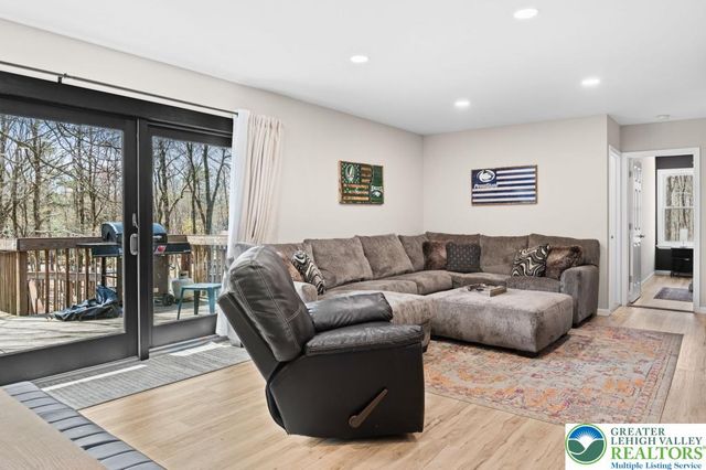 70 Pineknoll Drive, Kidder Twp, PA 18235