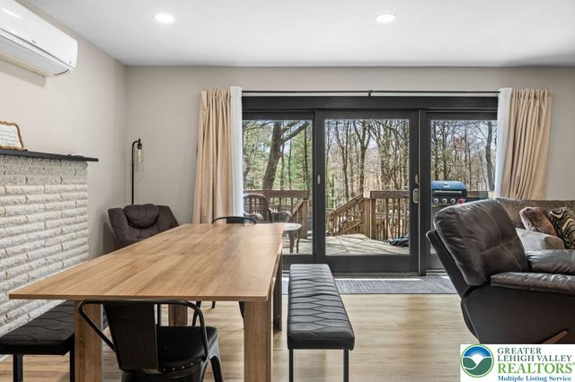 70 Pineknoll Drive, Kidder Twp, PA 18235