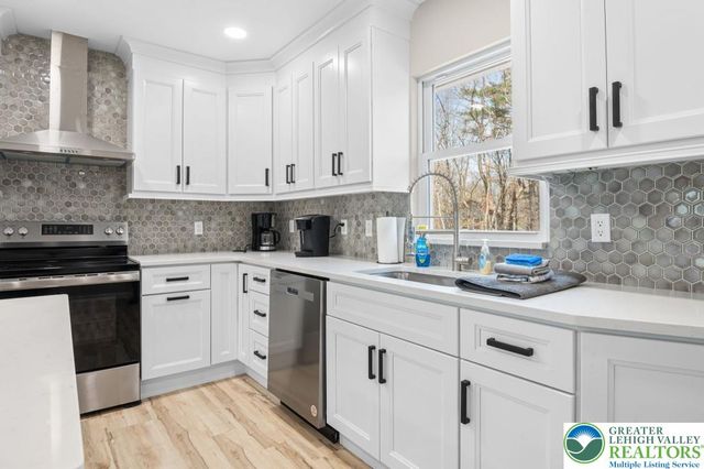 70 Pineknoll Drive, Kidder Twp, PA 18235
