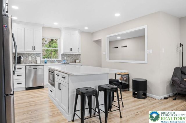 70 Pineknoll Drive, Kidder Twp, PA 18235