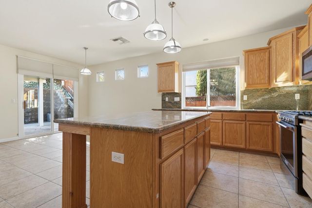 818 Alpine St, Jackson, CA 95642