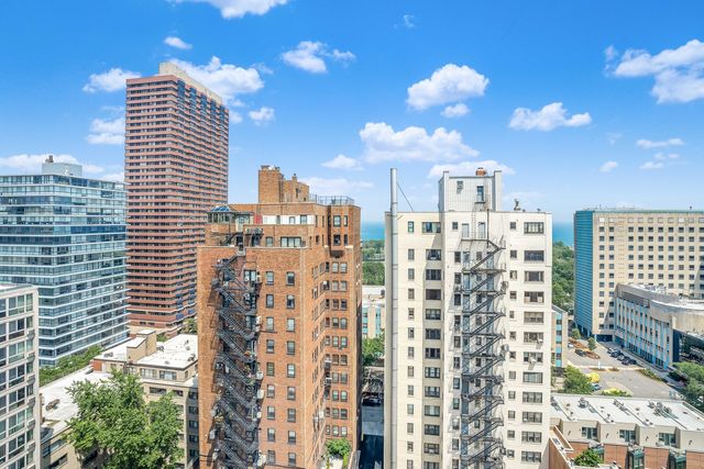 2909 N Sheridan Road 1702, Chicago, IL 60657