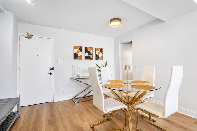 2909 N Sheridan Road 1702, Chicago, IL 60657