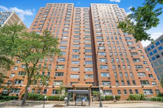 2909 N Sheridan Road 1702, Chicago, IL 60657