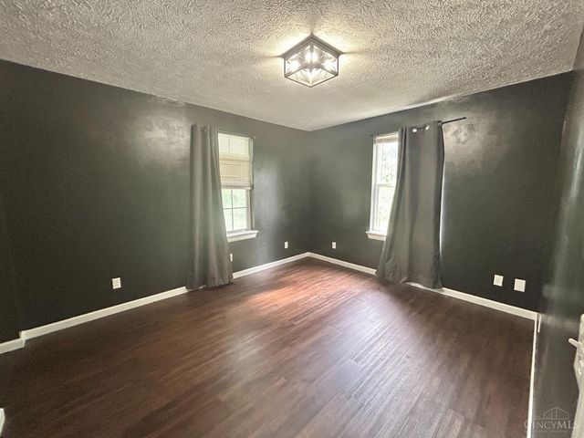 10092 North Shore Drive, Hillsboro, OH 45133