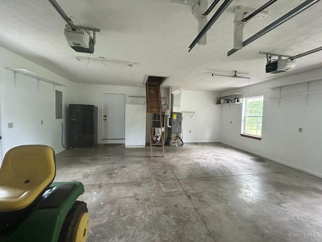 10092 North Shore Drive, Hillsboro, OH 45133