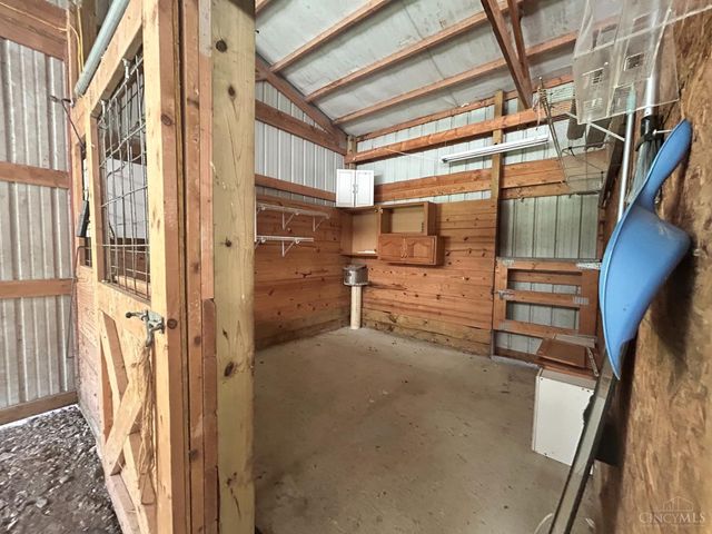 10092 North Shore Drive, Hillsboro, OH 45133