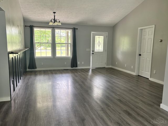 10092 North Shore Drive, Hillsboro, OH 45133