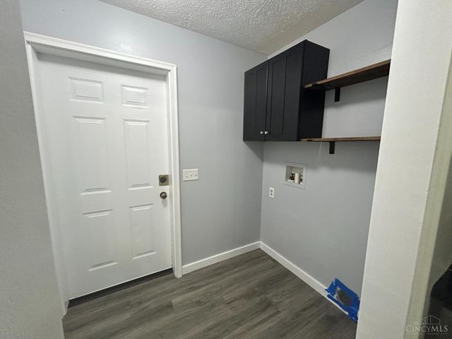 10092 North Shore Drive, Hillsboro, OH 45133