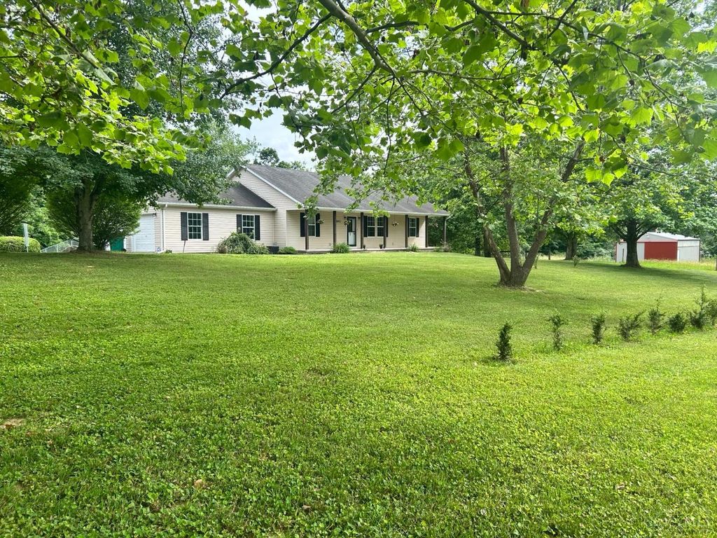 10092 North Shore Drive, Hillsboro, OH 45133