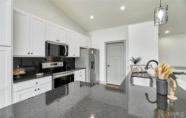 28723 Woodland Heights Drive, Warrenton, MO 63383