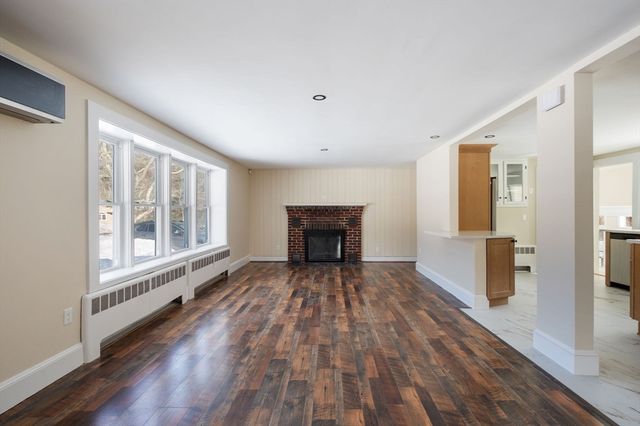 443 Thompson St, Halifax, MA 02338