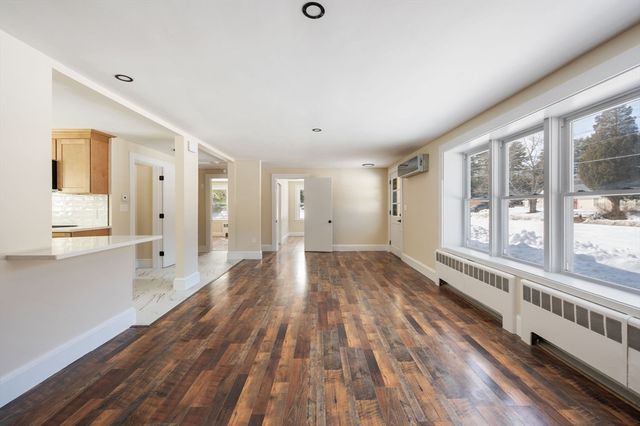 443 Thompson St, Halifax, MA 02338