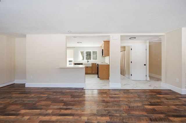 443 Thompson St, Halifax, MA 02338