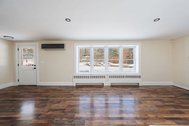 443 Thompson St, Halifax, MA 02338