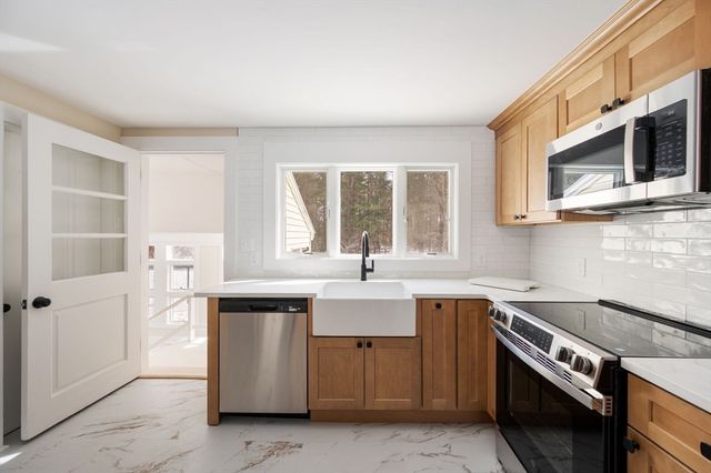 443 Thompson St, Halifax, MA 02338