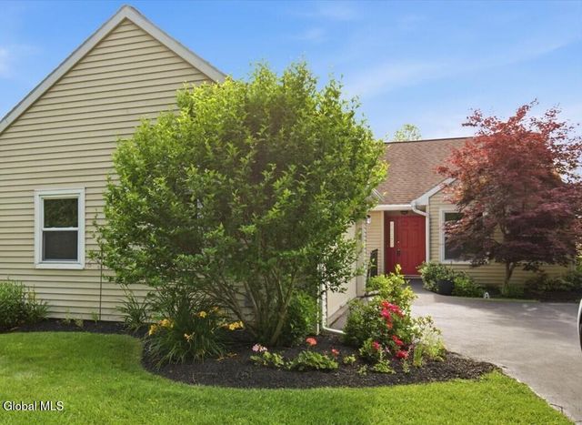 24 Loudonwood East, Colonie, NY 12211