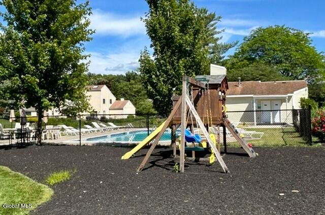 24 Loudonwood East, Colonie, NY 12211