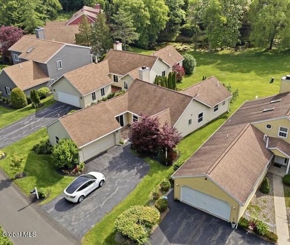 24 Loudonwood East, Colonie, NY 12211