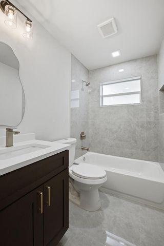 2908 NW 24th Way, Boca Raton, FL 33431