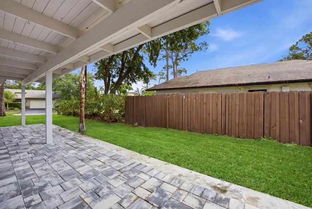 2908 NW 24th Way, Boca Raton, FL 33431