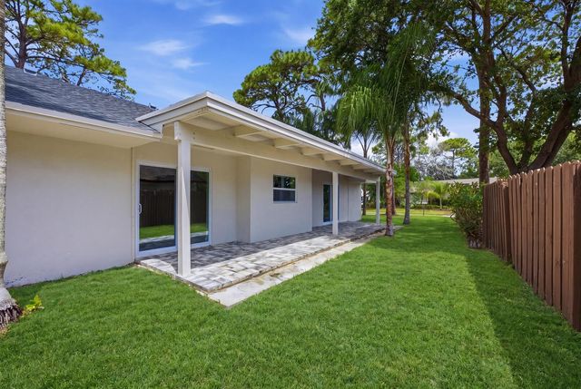 2908 NW 24th Way, Boca Raton, FL 33431