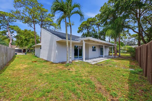 2908 NW 24th Way, Boca Raton, FL 33431