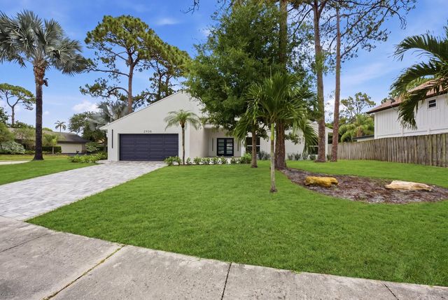 2908 NW 24th Way, Boca Raton, FL 33431