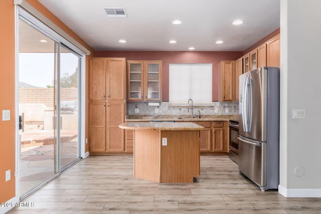 204 W Mountain Sage Drive, Phoenix, AZ 85045