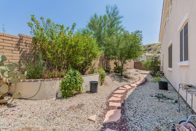 204 W Mountain Sage Drive, Phoenix, AZ 85045