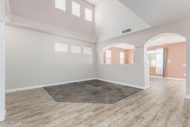 204 W Mountain Sage Drive, Phoenix, AZ 85045