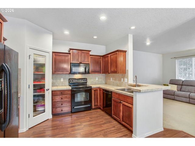 1110 Se HIGHFIELD Ave, Hillsboro, OR 97123