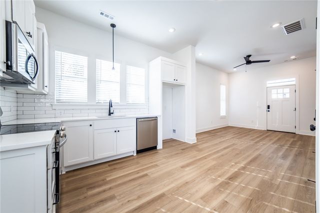 658 W Price Avenue, Springdale, AR 72764