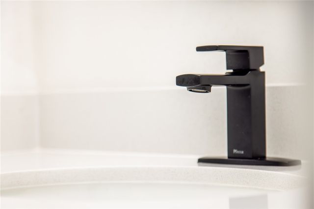 658 W Price Avenue, Springdale, AR 72764