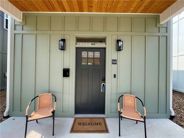 658 W Price Avenue, Springdale, AR 72764