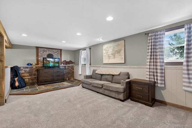 85 Farries Avenue, Florida, NY 10921