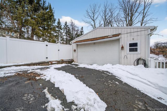 85 Farries Avenue, Florida, NY 10921