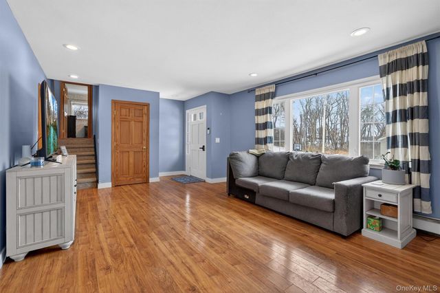 85 Farries Avenue, Florida, NY 10921