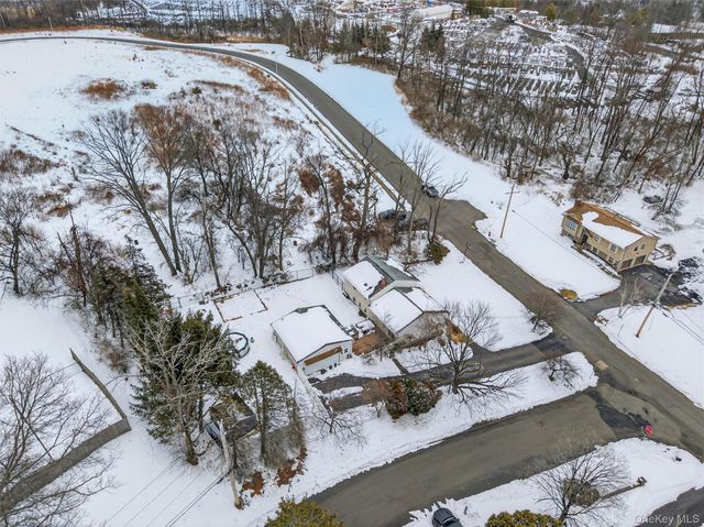 85 Farries Avenue, Florida, NY 10921