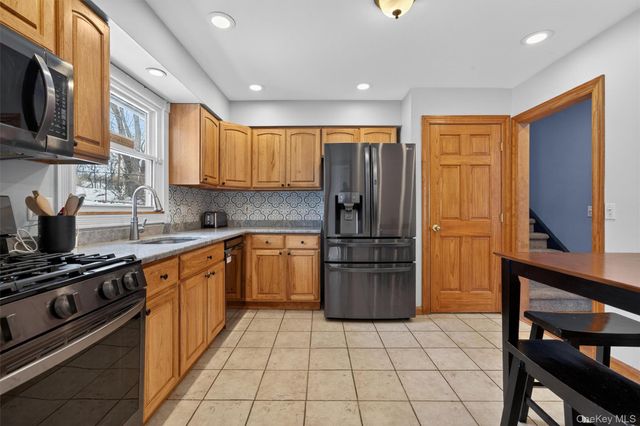 85 Farries Avenue, Florida, NY 10921