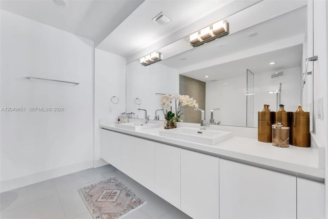300 Sunny Isles Boulevard 41603, Sunny Isles Beach, FL 33160