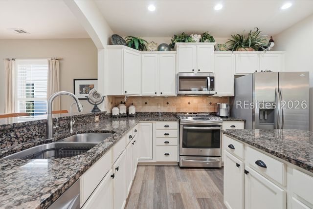 211 Pinnacle Shores Dr, Okatie, SC 29909