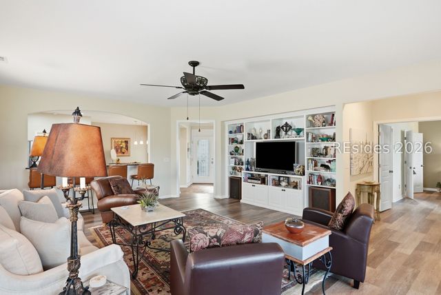 211 Pinnacle Shores Dr, Okatie, SC 29909