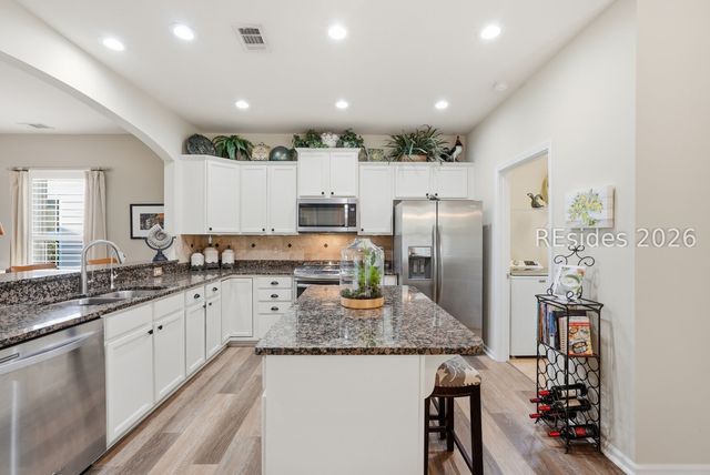 211 Pinnacle Shores Dr, Okatie, SC 29909