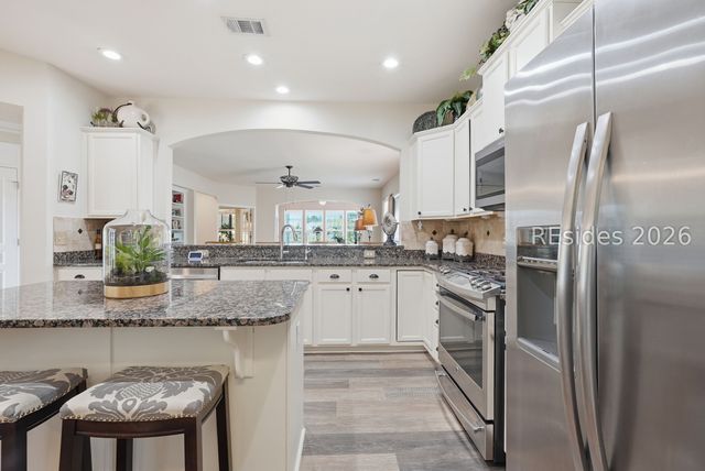 211 Pinnacle Shores Dr, Okatie, SC 29909