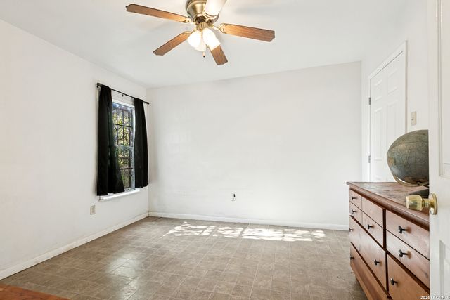3938 Motes Dr, San Antonio, TX 78237