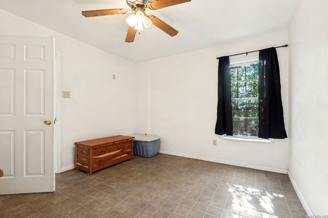 3938 Motes Dr, San Antonio, TX 78237