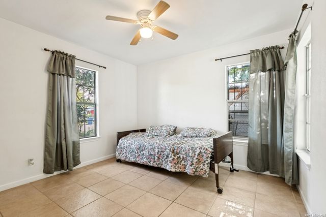 3938 Motes Dr, San Antonio, TX 78237