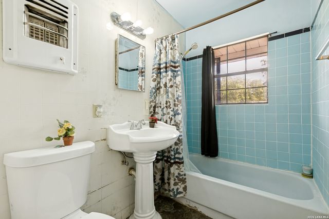 3938 Motes Dr, San Antonio, TX 78237